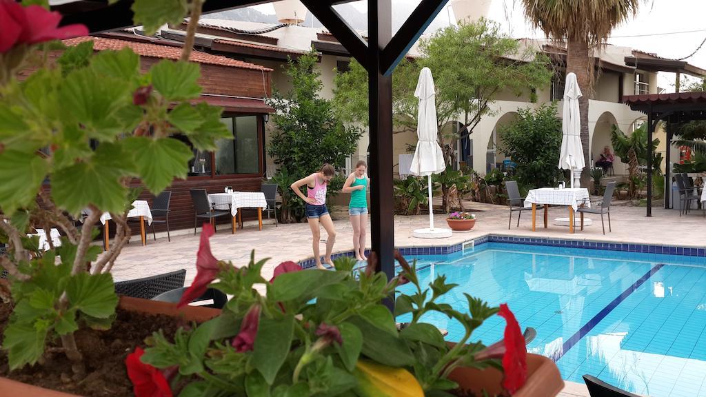 Club Alda Hotel Lapithos  Exterior foto