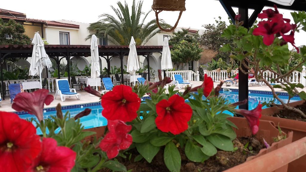 Club Alda Hotel Lapithos  Exterior foto