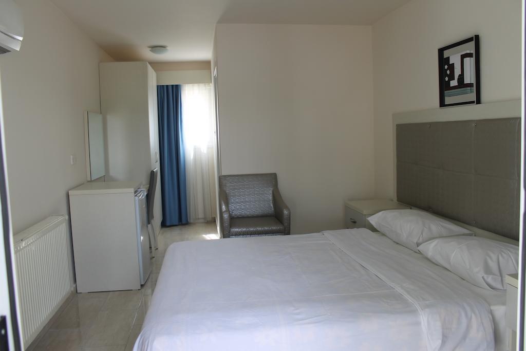 Club Alda Hotel Lapithos  Quarto foto