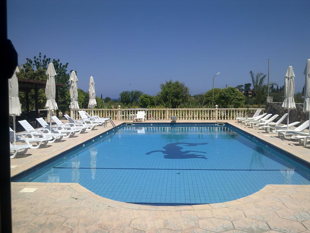 Club Alda Hotel Lapithos  Exterior foto