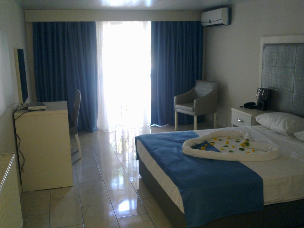 Club Alda Hotel Lapithos  Quarto foto